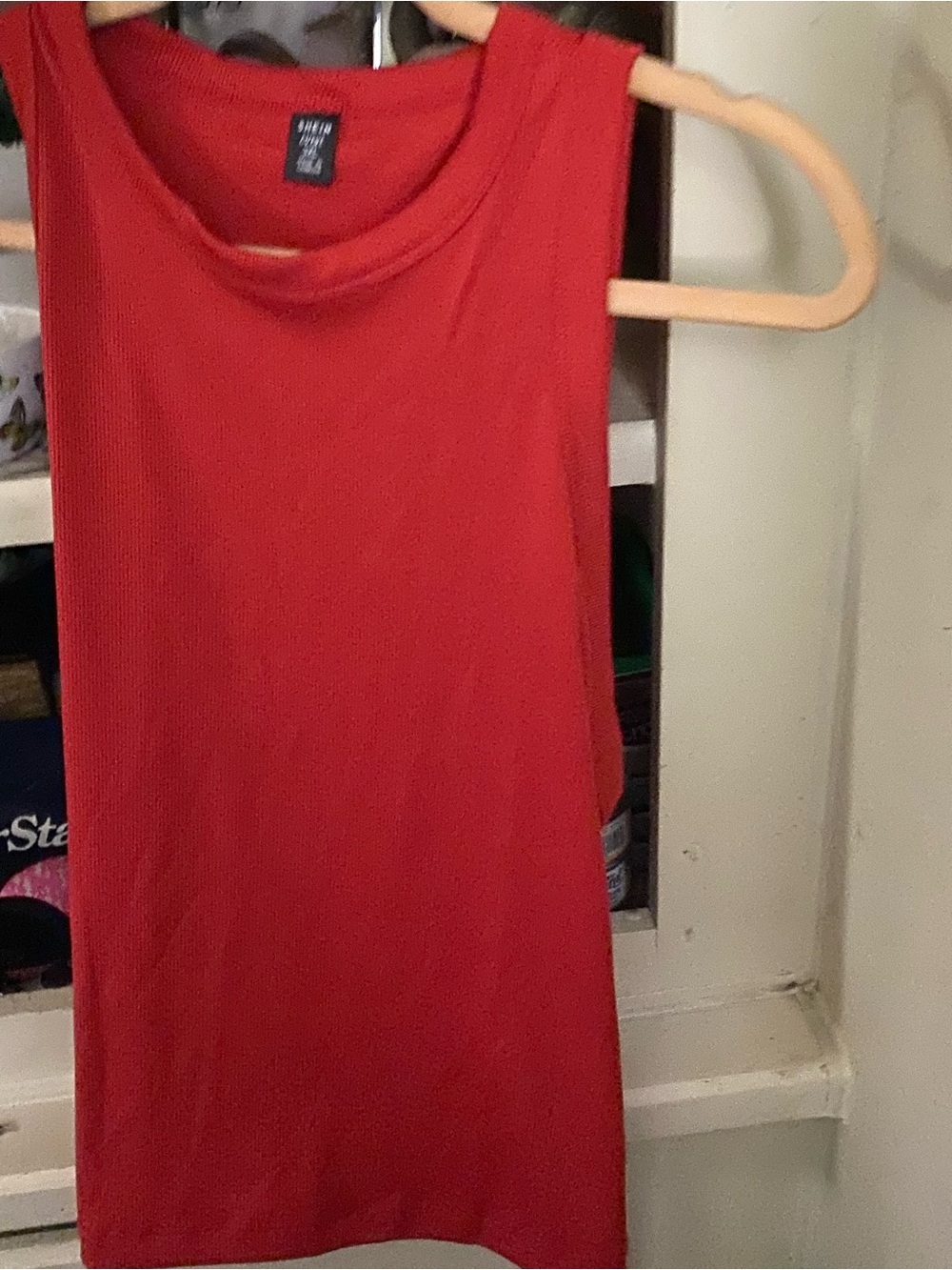 SHEIN Red Sleeveless Scoop Neck Tank Top